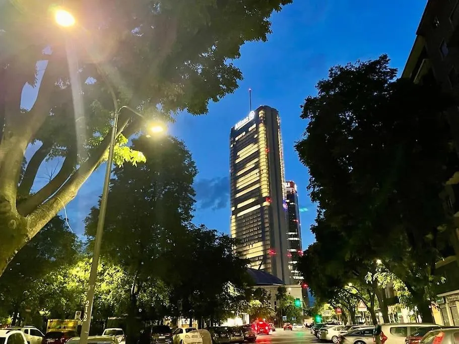 Milano City Life - Charming Central Apt Joie De Vivre Italy